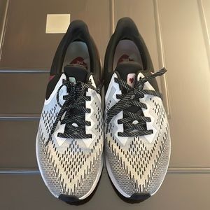 Women’s Nike zoom wineflo